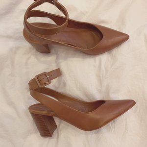 Marc Fisher MFCarry Brown Leather Slingback Pumps.